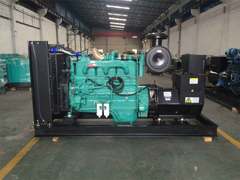 日照如何判断一个电压表是否具有自动量程切换功能？