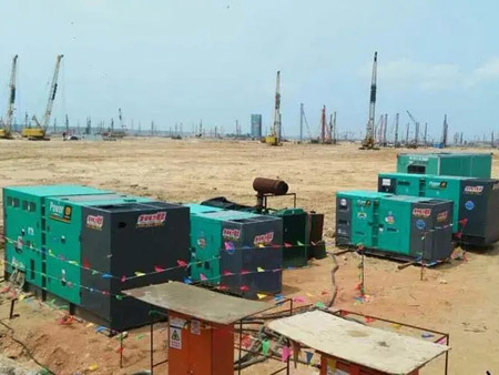 日照柴油发电机组干式空气滤清器的维护成本高吗？