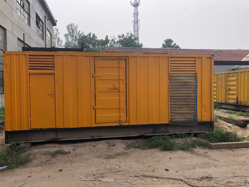 日照发电机出租进行负载测试时，电瓶电量不足的具体判断标准是什么？